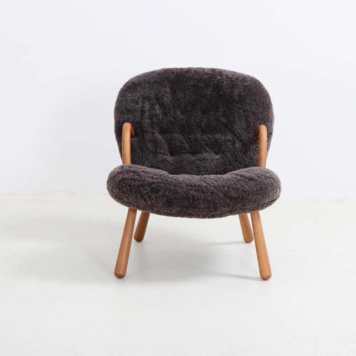 Arctander Clam Chair Dark Brown Real Sheepskin