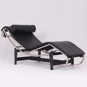 LC4 Chaise Lounge